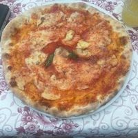 Margarita with vegan cheese at Pizzaria Peperetta Dispetusa in Imperia