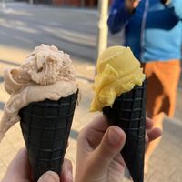 Haselnuss und Exotik. Vegane Waffel   at Limette Eis-Cafe in Freiburg