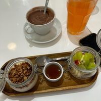 Brunch yogurt, strawberry lemonade and hot chocolate (amazing) at Maria Limão in Porto