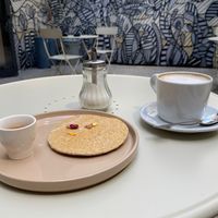 Pancake with maple syrup at Maria Limão in Porto