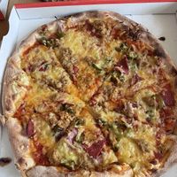 Pizza Diavolo mit Vhunfisch  at Kruste in Leipzig