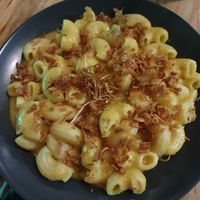 mac and cheese at Plant Base in Lisbon