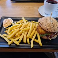 Erbsenzähler - Burger with vegan pea and vegetable patty at Sagenhaft in Bad Harzburg