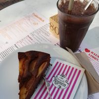 Schoko-Birnen-Kuchen vom Café Remmers und Schoko-Milkshake von Hilda at Cafe Remmers in Norden