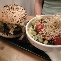 🍔 🫘 at Cat Bar in Barcelona