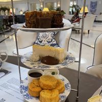 Scones & cake at The Phoenicia in Floriana