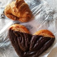 Croissant i palmera de xocolata at Quer Pastisseria in El Port De La Selva