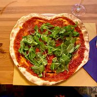 Pizza with Garlic, red Onion and Rucola at Sepofa in Ancona