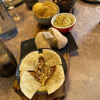 Tapas hummus, guacamole and mushrooms  at Pratu's in Alcobaca