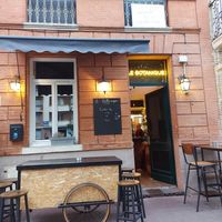Front door at Le Botanique in Toulouse