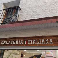 Fachada del local at Gelateria Italiana Vintiquatre in Begur
