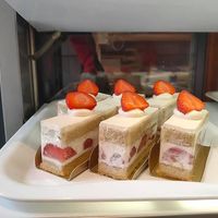 Strawberry short cakes at hal okada - vegan sweets lab in Tokyo