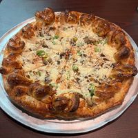 philly vegan pizza crown jewel at Mario's Pizza in Orlando