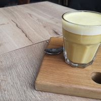 Vegan latte kurkuma on demand at Mur in Huy