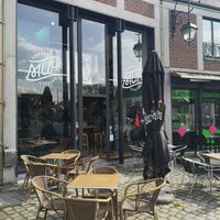 Outside at Mur in Huy