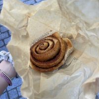 Vegan cinnamon roll   at De Broodenier in Leuven