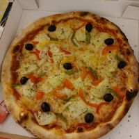 Vegan pizza :) at La Mia Pizza in Paris