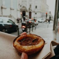 Pastelito de vegan nata con canela espolvoreada at Vegan Nata - Chiado in Lisbon