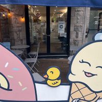 Cute outdoor space stays dry even when it's raining at La Beignerie in Montreal