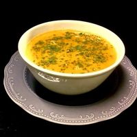 Vegan homemade lentil soup at Schokochino in Berlin