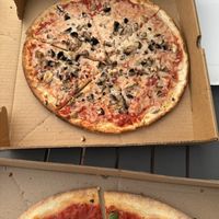 Small Gluten free mushroom with vegan cheesee  at Moto Pizza in Sandwich