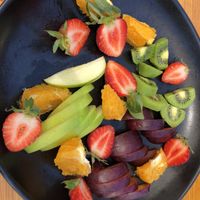 fruit plate at Gioma Meze in Crete