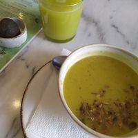 Sopa do dia, sumo de ananás e bolinha energética at Bloomy Market in Setubal