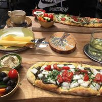 Manaish with vegan cheese and tomato at Zaytouna Cafe in Aachen