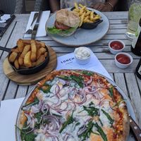 Vegan pizza and burger at Sheep on Sheep Street in Stow-on-the-wold