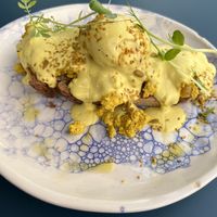 Vegan Benedict  at Pequeno Café e Bistrô - Arroios in Lisbon