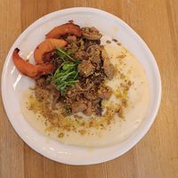 Dish of the day with mushrooms and pumpkin at Pequeno Café e Bistrô - Arroios in Lisbon