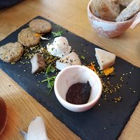 Tábua de queijos at Pequeno Café e Bistrô - Arroios in Lisbon