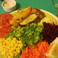 Estrella Negra - deliciously filling multicoloured salad with potatoes and vegan garlic sauce at Estrella Negra in San Pedro De Atacama