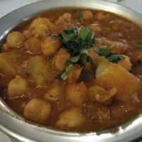 Curry de garbanzos con patatas at Azafran in Alicante