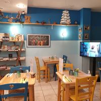 Inside at C'est Bon Salades Maison in Marseille