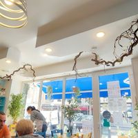 Beautiful interior Design. Feeling like in Greece at C'est Bon Salades Maison in Marseille