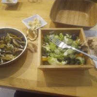 Seitan and mushrooms with salad, tahini and pita bread at C'est Bon Salades Maison in Marseille