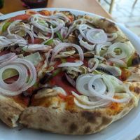 Pizza vegetarian S with vegan cheese at Porto Rino in Crete