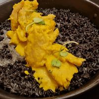 Arroz negro con pollo thai at Street & Soul in Toledo