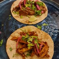 Fajitas de pollo y carne at Street & Soul in Toledo