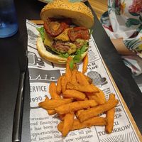 Hamburguesa trufada at Street & Soul in Toledo