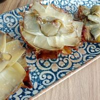 Alcachofas con base de trufa at Street & Soul in Toledo