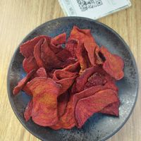 Aperitivo de la casa - chips de boniato at Street & Soul in Toledo