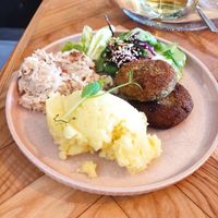 "Mielone" z ziemniakami i surówką. at Las in Zakopane