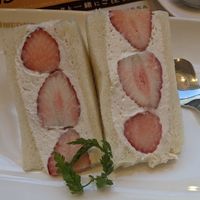 いちごサンド at KOMEDA is in Tokyo