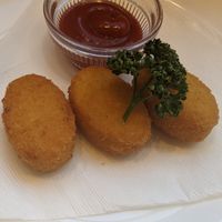 クリームコロッケ at KOMEDA is in Tokyo