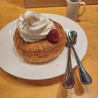 Shiro noir with almond soft serve at KOMEDA is in Tokyo
