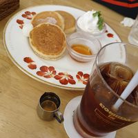 Pancakes and tea at KOMEDA is in Tokyo