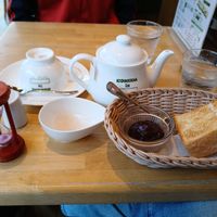 Between 7 and 11, this toast is for free. I got it with read beans jam at KOMEDA is in Tokyo