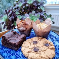 Bought cookie, muffins and brownie as take-away at IzyCoffee in Izegem